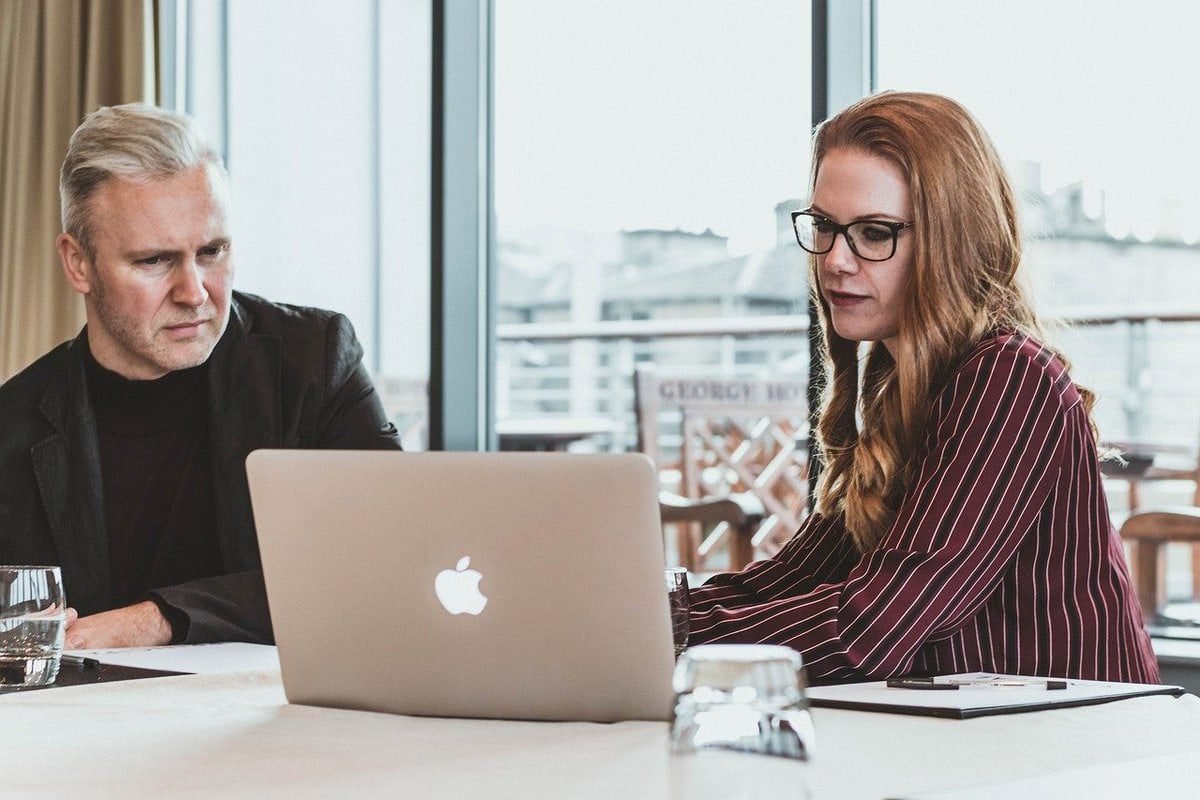 Using Webinars to Build Trust: A Guide for Affiliate Marketers Using Webinars to Build Trust: A Guide for Affiliate Marketers
